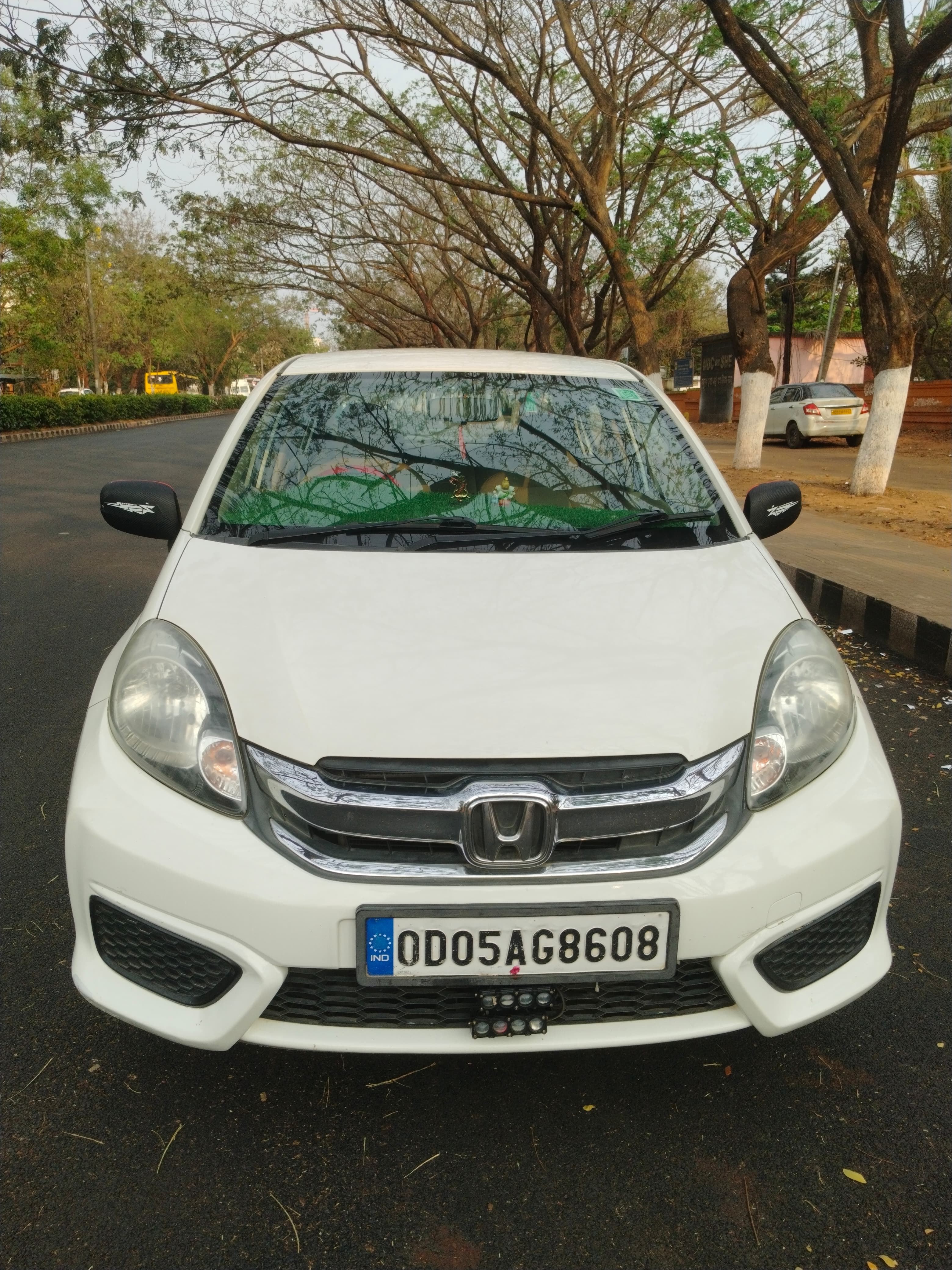 Honda Amaze 1.5 E(O) Mt