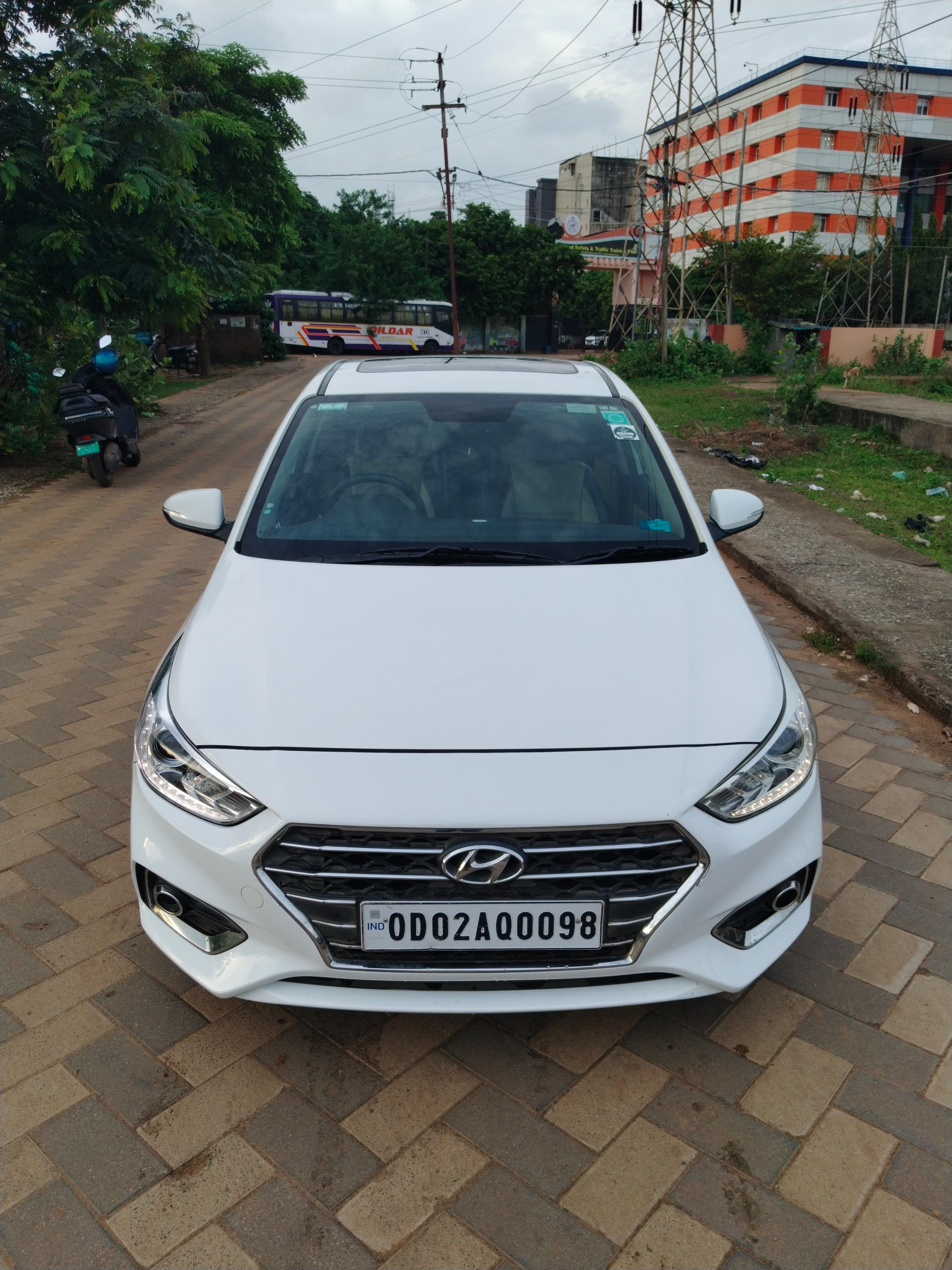 Hyundai Verna Crdi Sx(O) 1.6